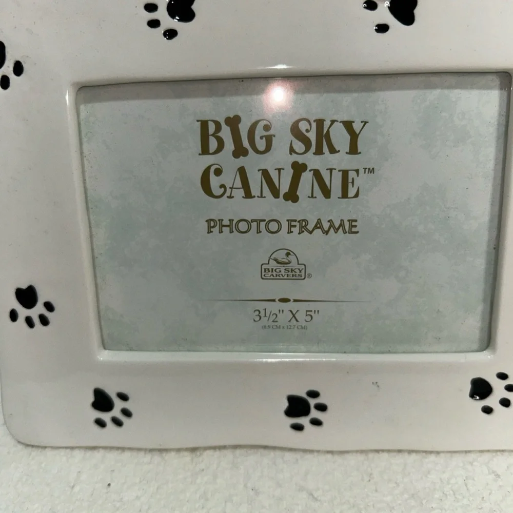 White and Black Picture Frame‎ with Paw Print Accents